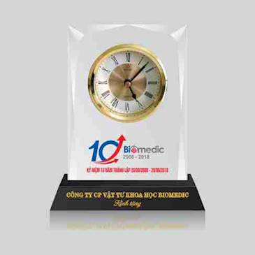 Đồng Hồ Pha Lê - Quà Tặng 102