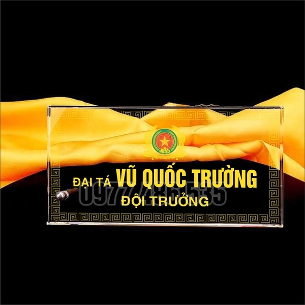 Đơn vị chuyên cung cấp quà tăng cho doanh nghiệp, công ty như quà tặng pha lê, cup pha lê,kỷ niệm chương, bảng vinh danh, đồng hồ, áo mưa...