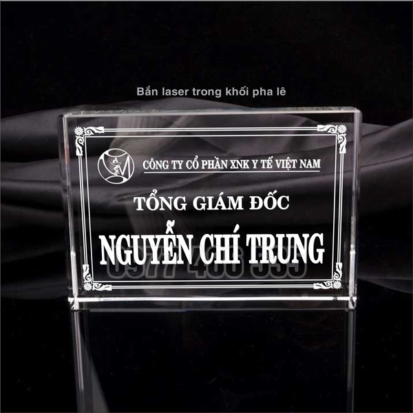 Đơn vị chuyên cung cấp quà tăng cho doanh nghiệp, công ty như quà tặng pha lê, cup pha lê,kỷ niệm chương, bảng vinh danh, đồng hồ, áo mưa...
