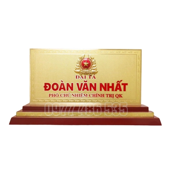Đơn vị chuyên cung cấp quà tăng cho doanh nghiệp, công ty như quà tặng pha lê, cup pha lê,kỷ niệm chương, bảng vinh danh, đồng hồ, áo mưa...