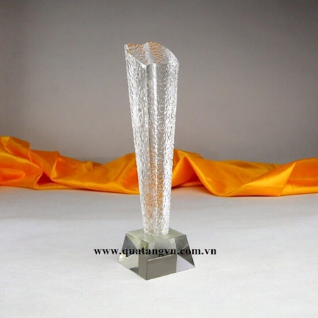 Cup pha lê mẫu 05
