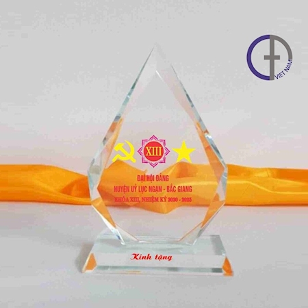 Quà Đại Hội Đảng 31