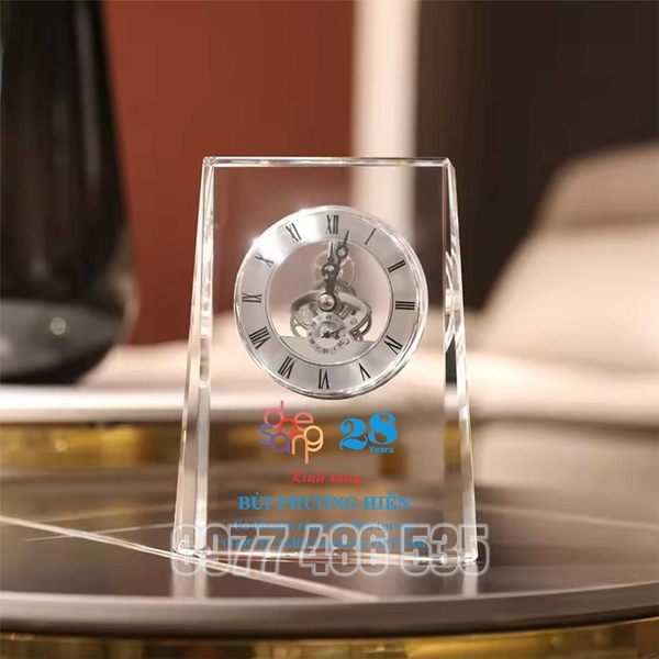 Đồng hồ pha lê mẫu 63
