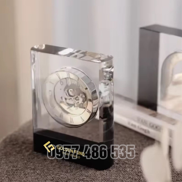 Đồng hồ pha lê mẫu 67