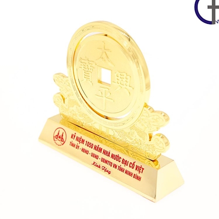 Kỷ niệm chương gỗ đồng 13