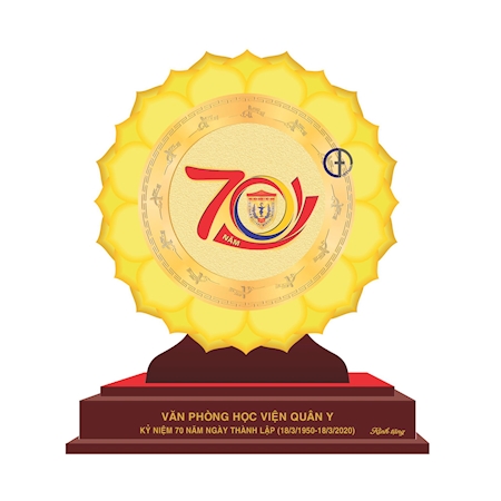 Kỷ niệm chương gỗ đồng 18