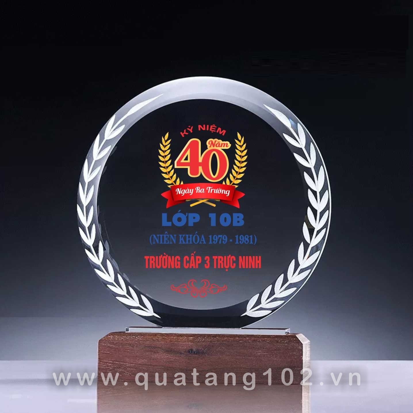 Kỷ niệm chương pha lê mẫu 50