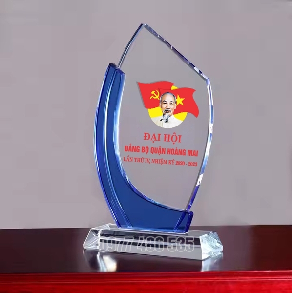 Đơn vị chuyên cung cấp quà tăng cho doanh nghiệp, công ty như quà tặng pha lê, cup pha lê, kỷ niệm chương, bảng vinh danh, đồng hồ, áo mưa...