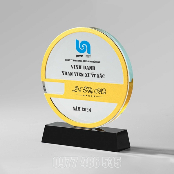 Đơn vị chuyên cung cấp quà tăng cho doanh nghiệp, công ty như quà tặng pha lê, cup pha lê, kỷ niệm chương, bảng vinh danh, đồng hồ, áo mưa...