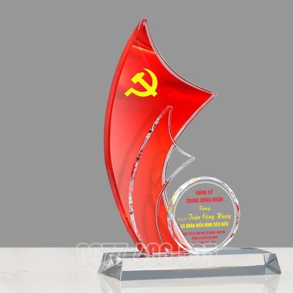 Đơn vị chuyên cung cấp quà tăng cho doanh nghiệp, công ty như quà tặng pha lê, cup pha lê,kỷ niệm chương, bảng vinh danh, đồng hồ, áo mưa...