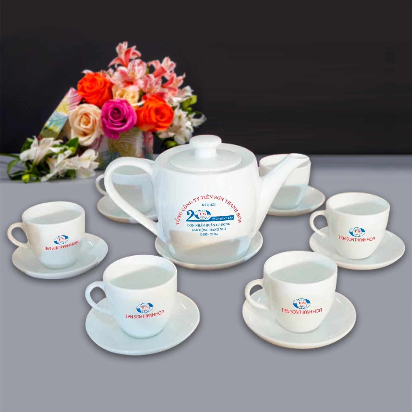 Đơn vị chuyên cung cấp quà tăng cho doanh nghiệp, công ty như quà tặng pha lê, cup pha lê,kỷ niệm chương, bảng vinh danh, đồng hồ, áo mưa...
