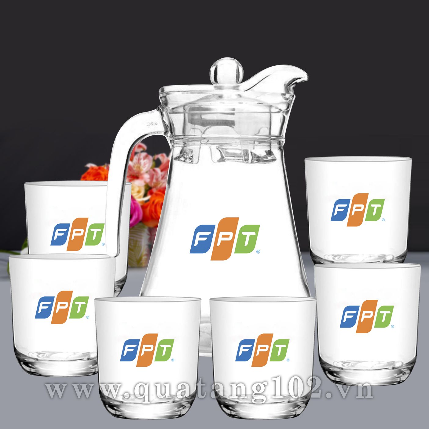 Đơn vị chuyên cung cấp quà tăng cho doanh nghiệp, công ty như quà tặng pha lê, cup pha lê,kỷ niệm chương, bảng vinh danh, đồng hồ, áo mưa...