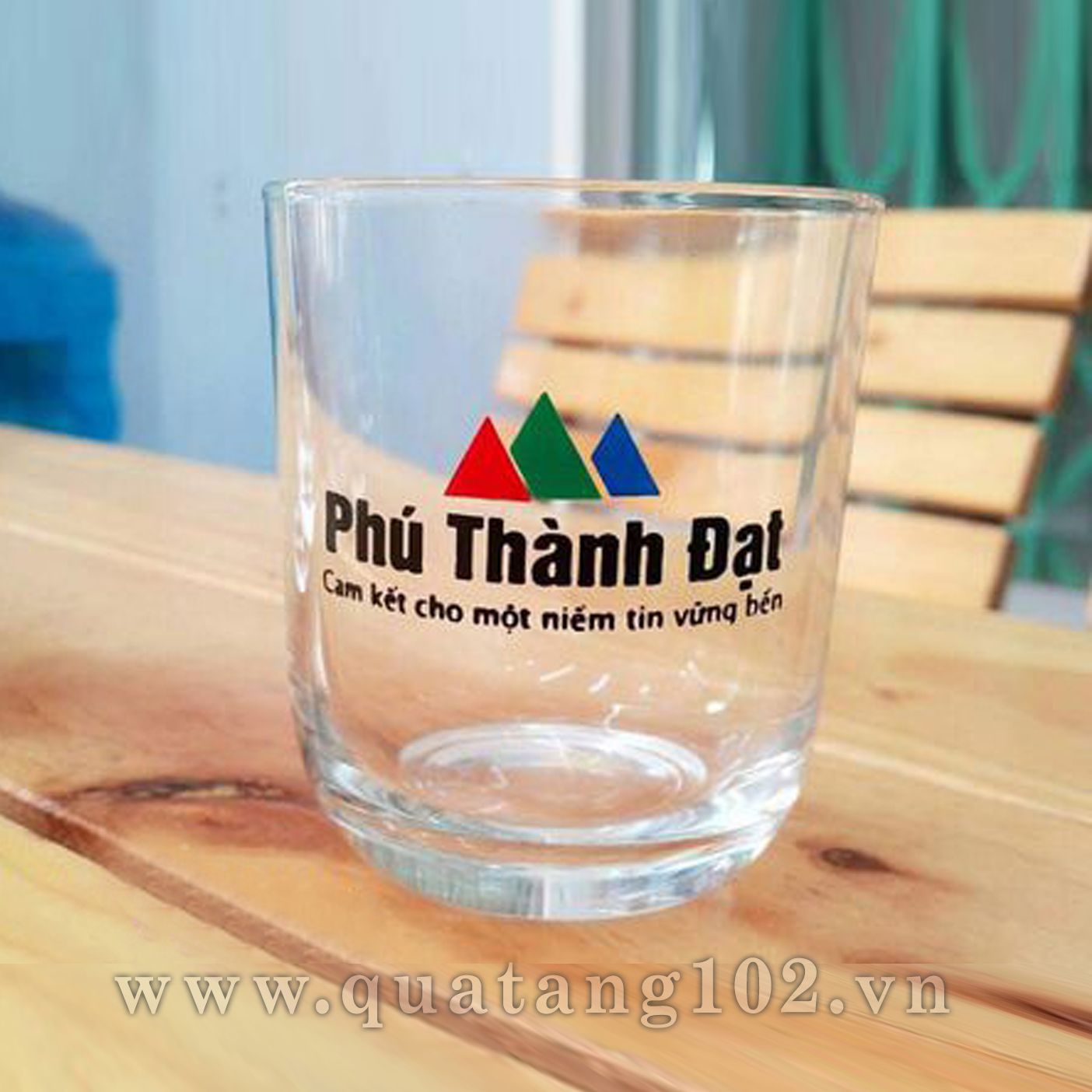 Quà tặng nhân viên 028